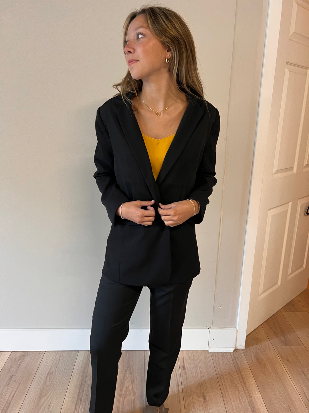 Comfort Stretch Oversized Blazer in Black