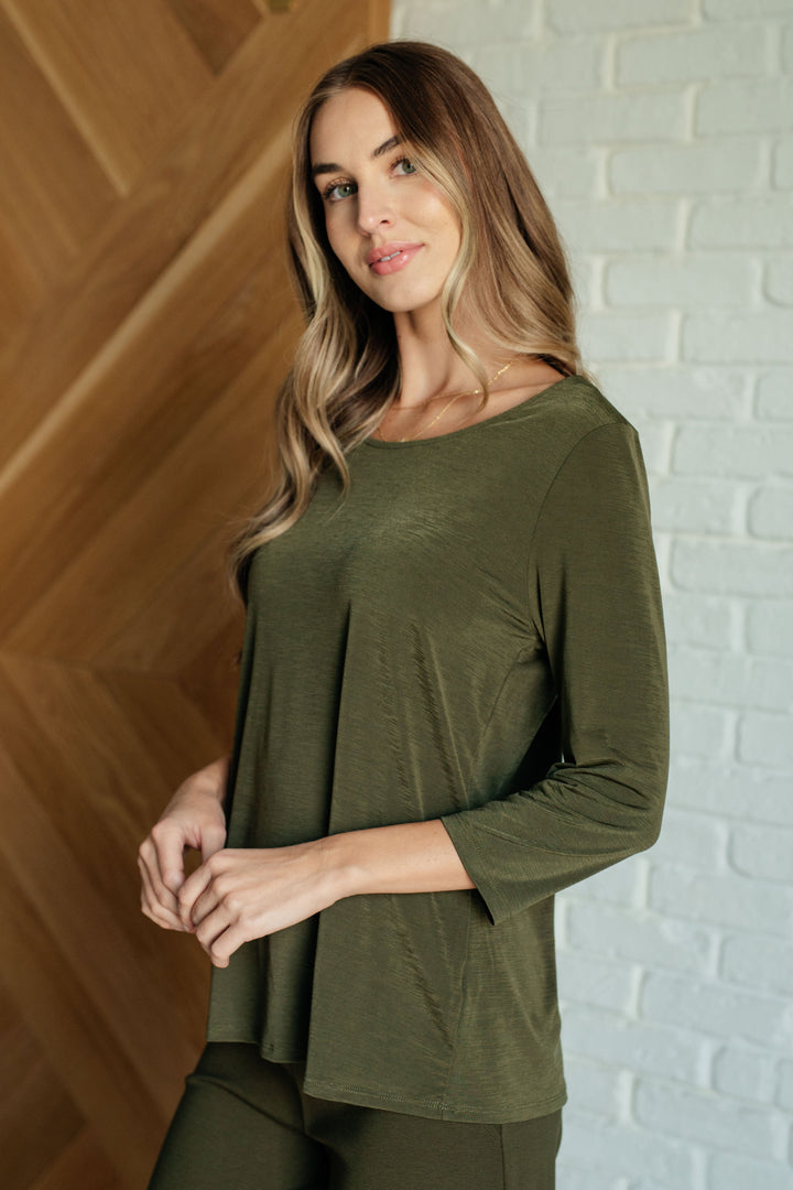 Signature Classic Round Neck Top in Olive